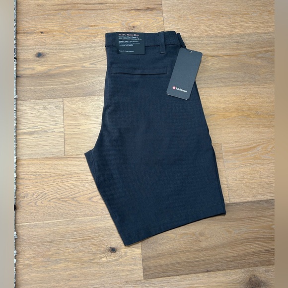 Lululemon ABC Commission golf shorts WovenAir dark grey 9” shorts
